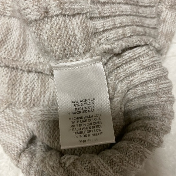 EXPRESS Chunky Cable Knit Crop Sweater size M - Picture 5 of 5